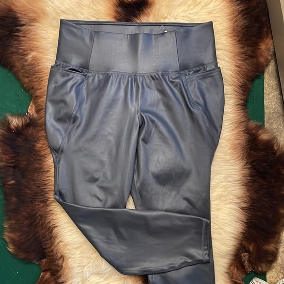 Livi Active Gray Leggings‎ - Picture 5 of 7